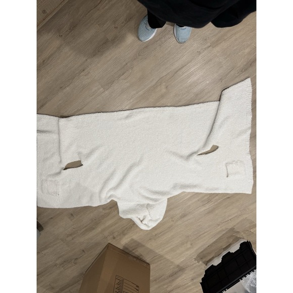 Aire Boutique Ivory Bouclé Hooded Sleeveless Wrap Vest w/ Pockets - Picture 3 of 6